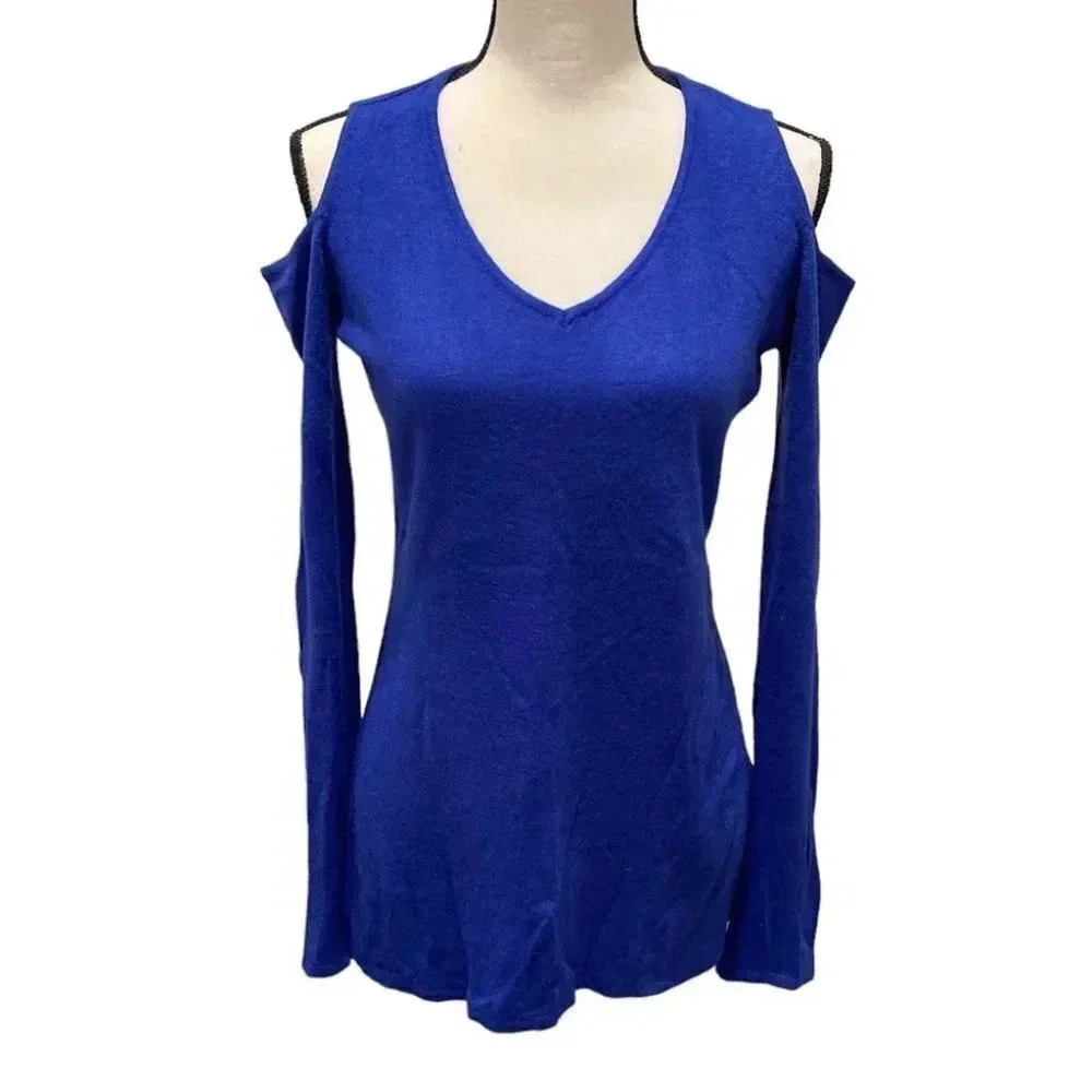 Roz & Ali cold shoulder sweater